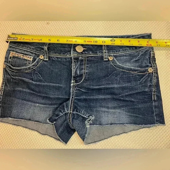 ✨Amethyst 9 low rise mini jeanShorts VTG Embroidered contrast stitch DenimY2K - Picture 6 of 8